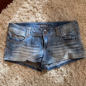 Jean shorts Juniors Size 11 Stretchy